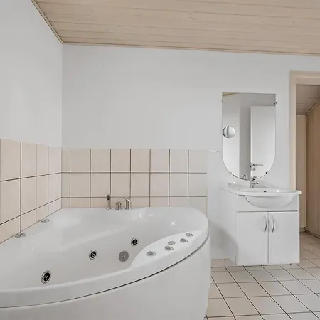 度假居 Erland - 500m From The Sea By Interhome 哈博尔